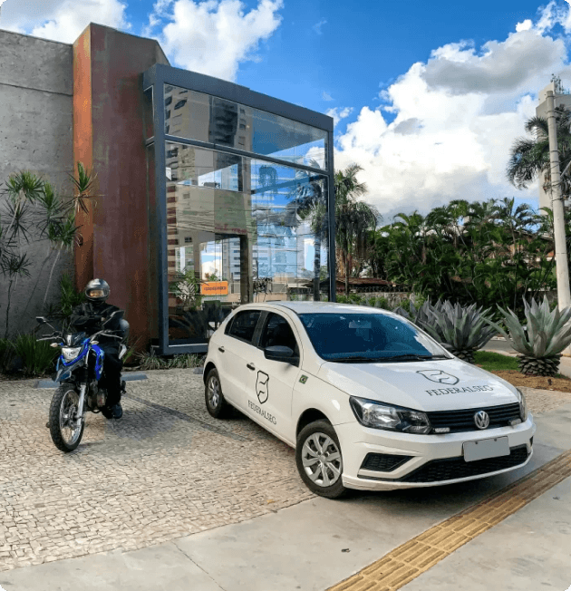 Equipe de pronta resposta Federal Seg com veículo e moto